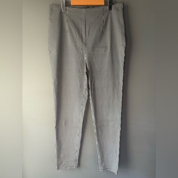 Forever 21, size 1X , black and white checkered houndstooth slim fit pants - Picture 2 of 6